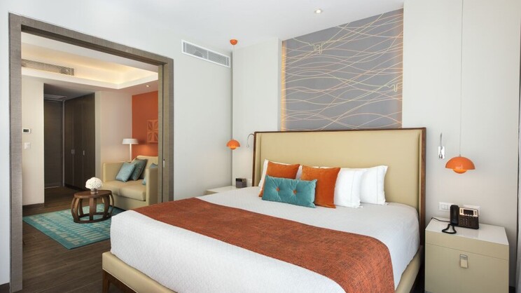 Swank Plunge Pool Suite